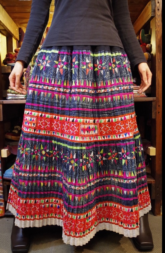タイ民族衣装 モン族 刺繍スカート 巻きスカート 【状態良】 フリマ